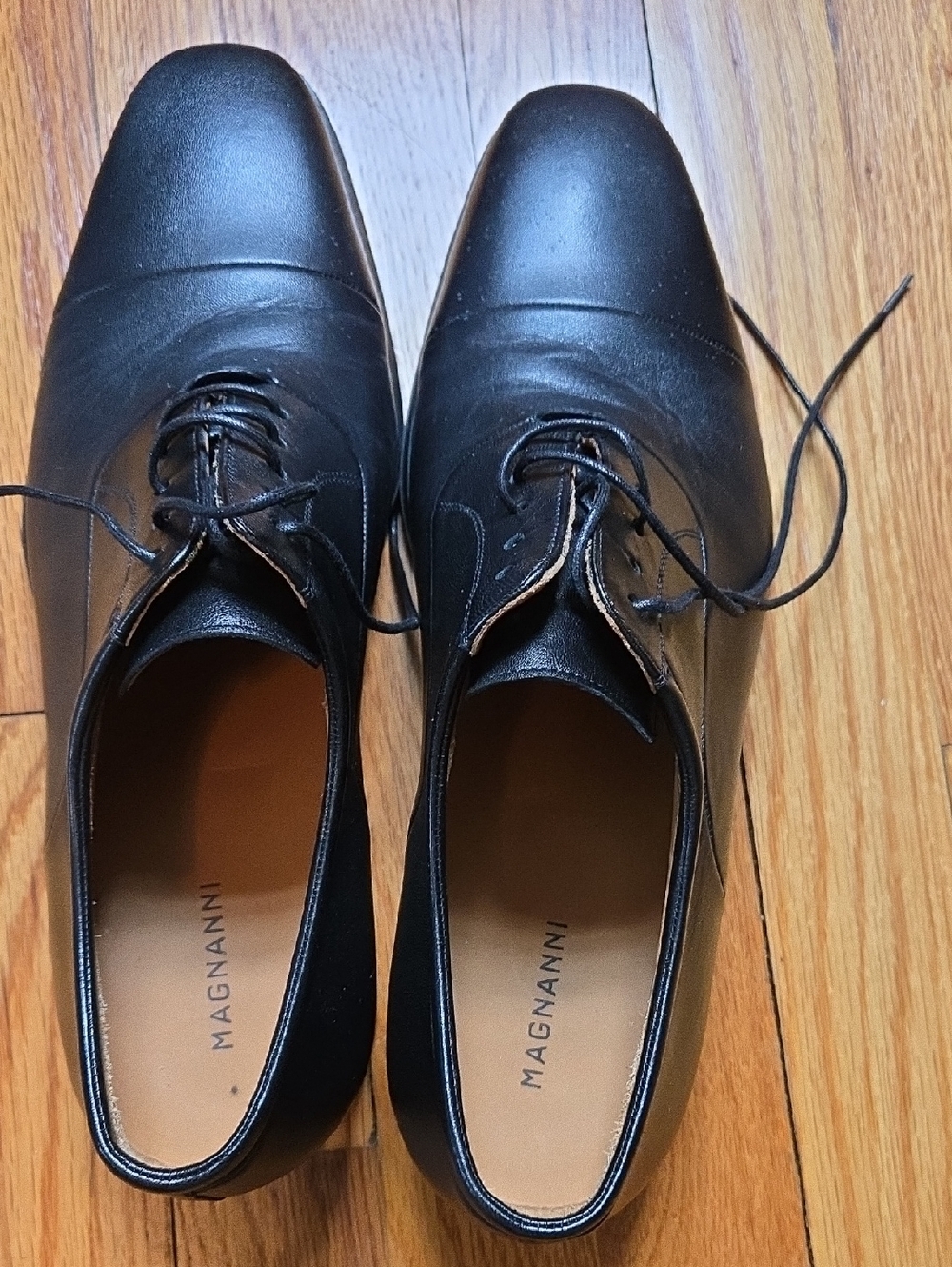 Men's Magnanni Black Leather Cap-Toe Derby Oxfords